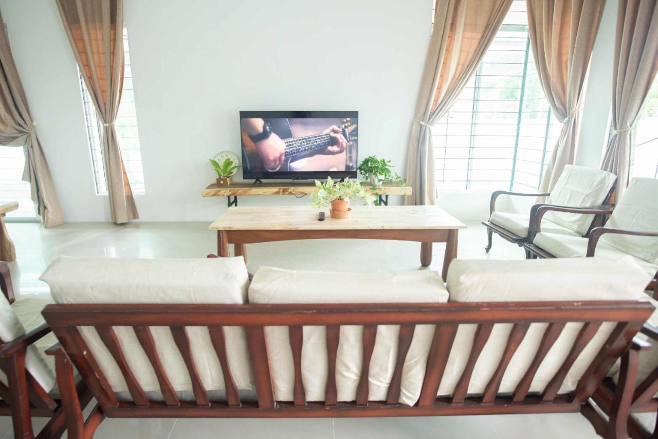 Holiday home Habitat Large Semi-d House For 11-13pax *